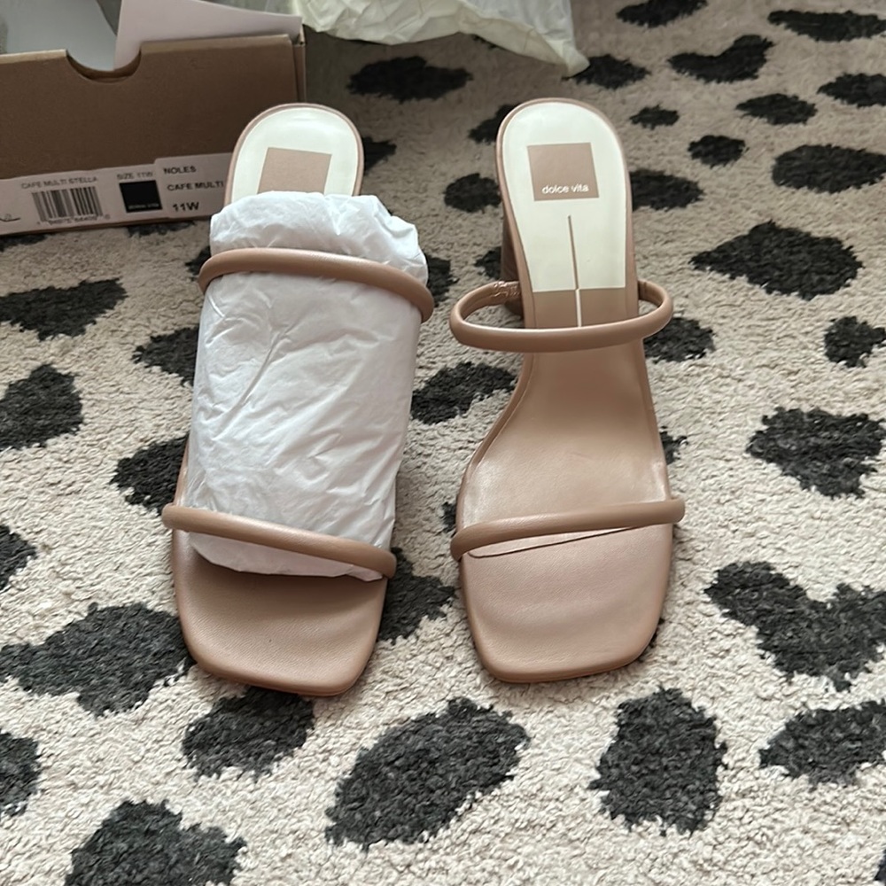 New in box Dolce Vita Noles